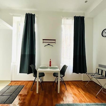 Kazy8 New Life Apartment Будапеща Екстериор снимка